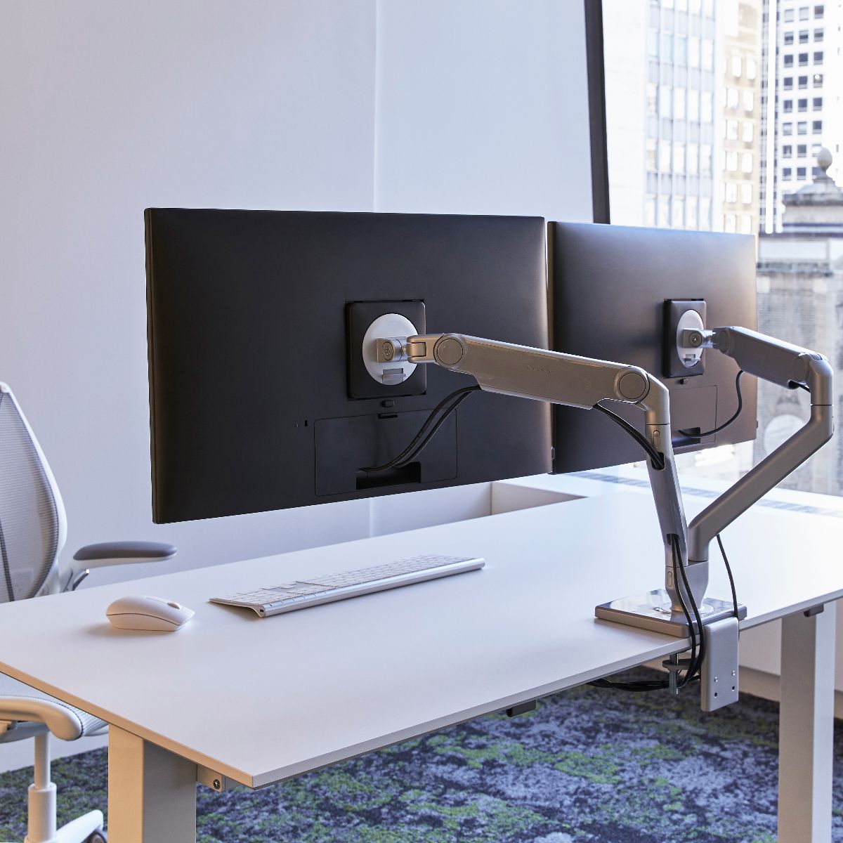 Lightweight Adjustable Monitor Arm | M2 Pro | Humanscale