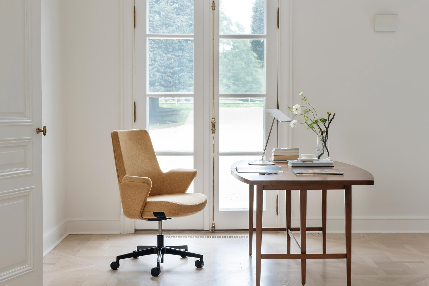 Freedom Headrest in Kvadrat Vanir textile with Graphite Frame